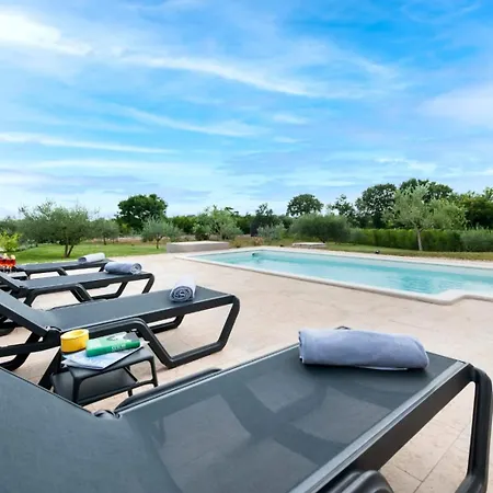 Villa Jolanda *