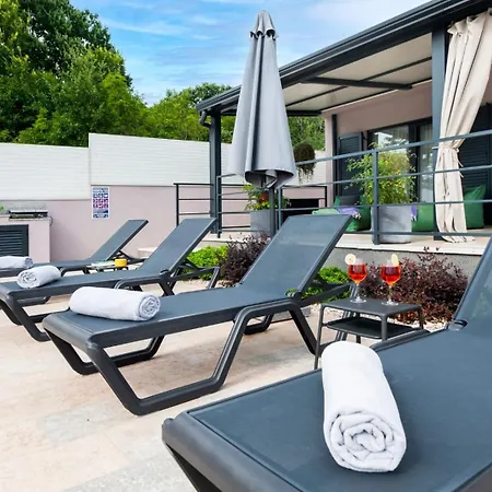 Villa Jolanda *